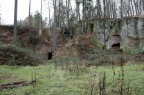 Die Sandsteinwand, in der sich der Tunnel befndet (Bild: Oktavian Bartoszewski)